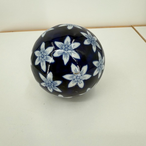 The Unbranded Brand Other - Vintage Blue White Floral‎ Glazed Glass Decorative Orb Large Ball
